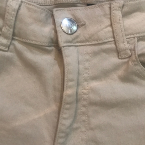 “FOREVER 21” Men’s Off White Shorts . - Picture 4 of 8